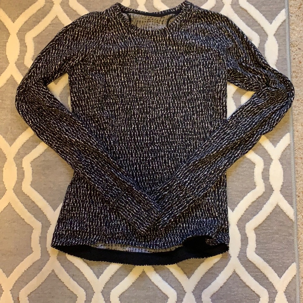 Lululemon long sleeve black and white shirt